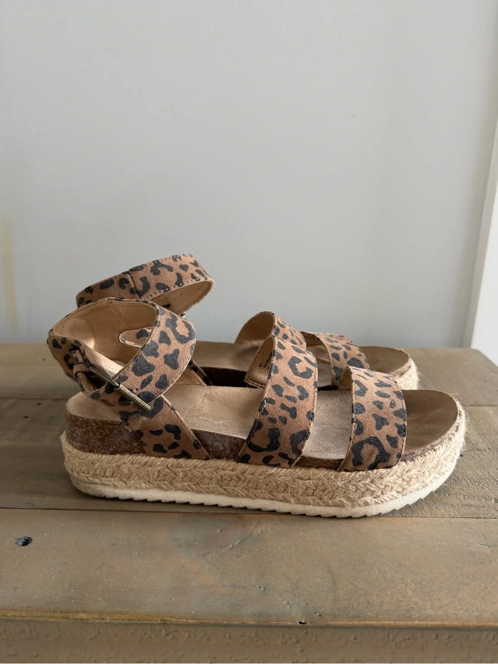 Universal Thread cute leopard
